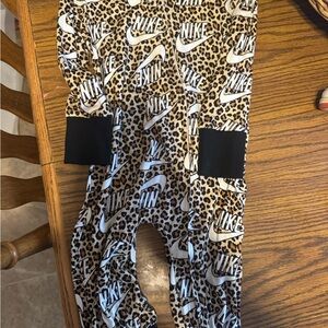 Nike inspired bamboo Leopard Print bamboo zippy - White & Tan